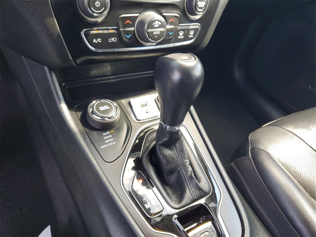 2023 Jeep Cherokee Altitude photo 19