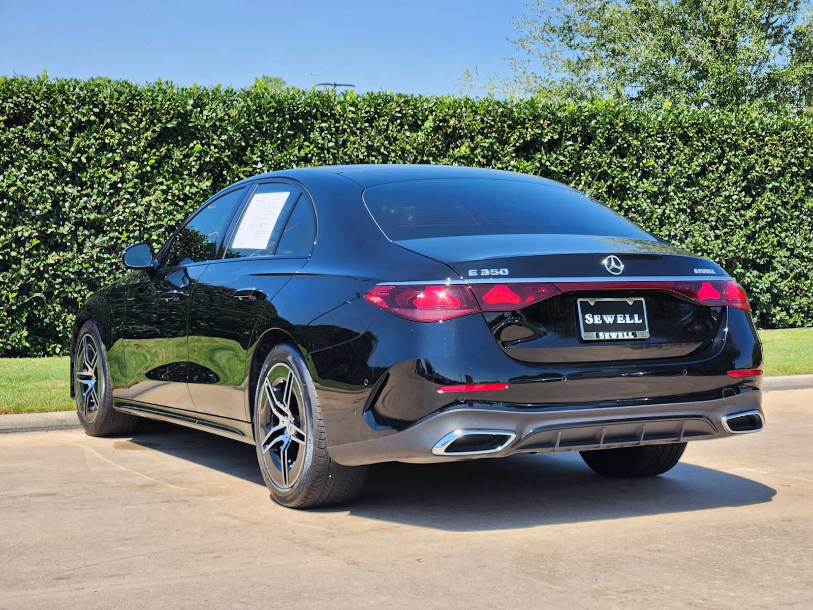 2025 Mercedes Benz E 350 photo 4