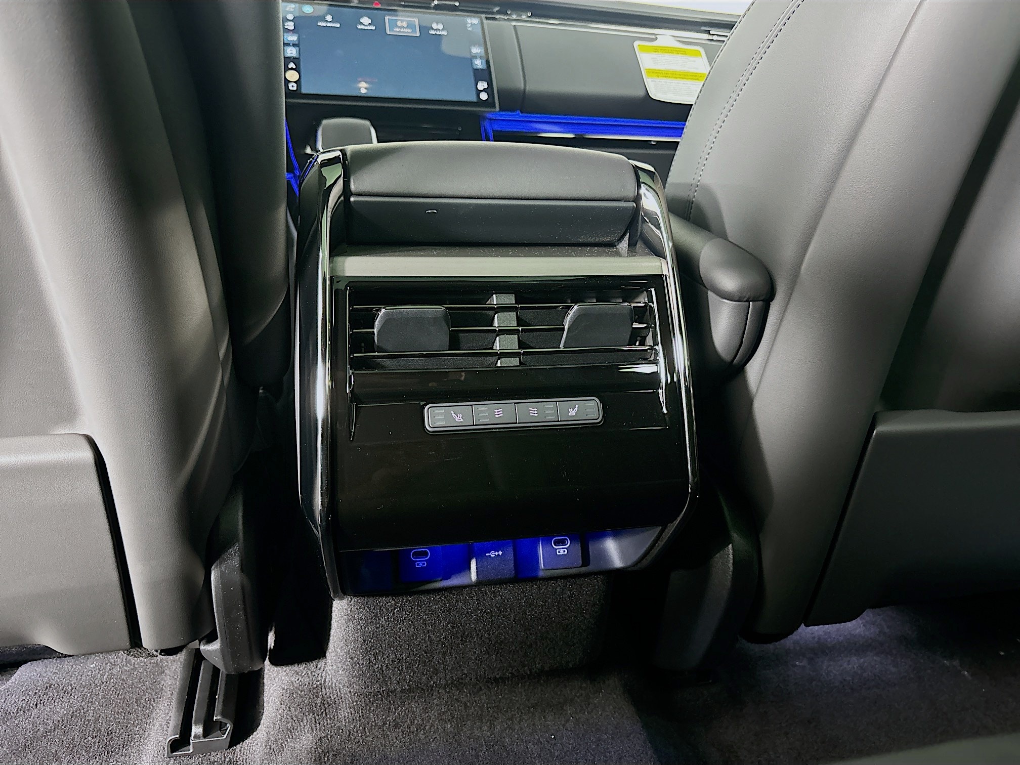 2025 Land Rover Range Rover Sport SE photo 21