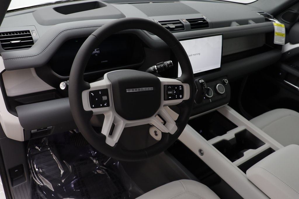 2025 Land Rover Defender 130 S photo 8