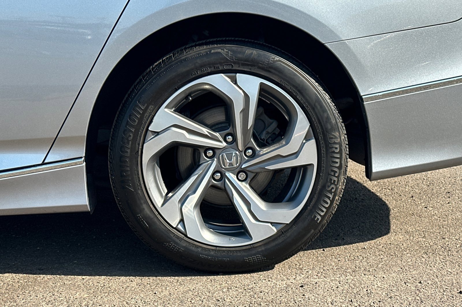 2019 Honda Accord EX-L photo 34