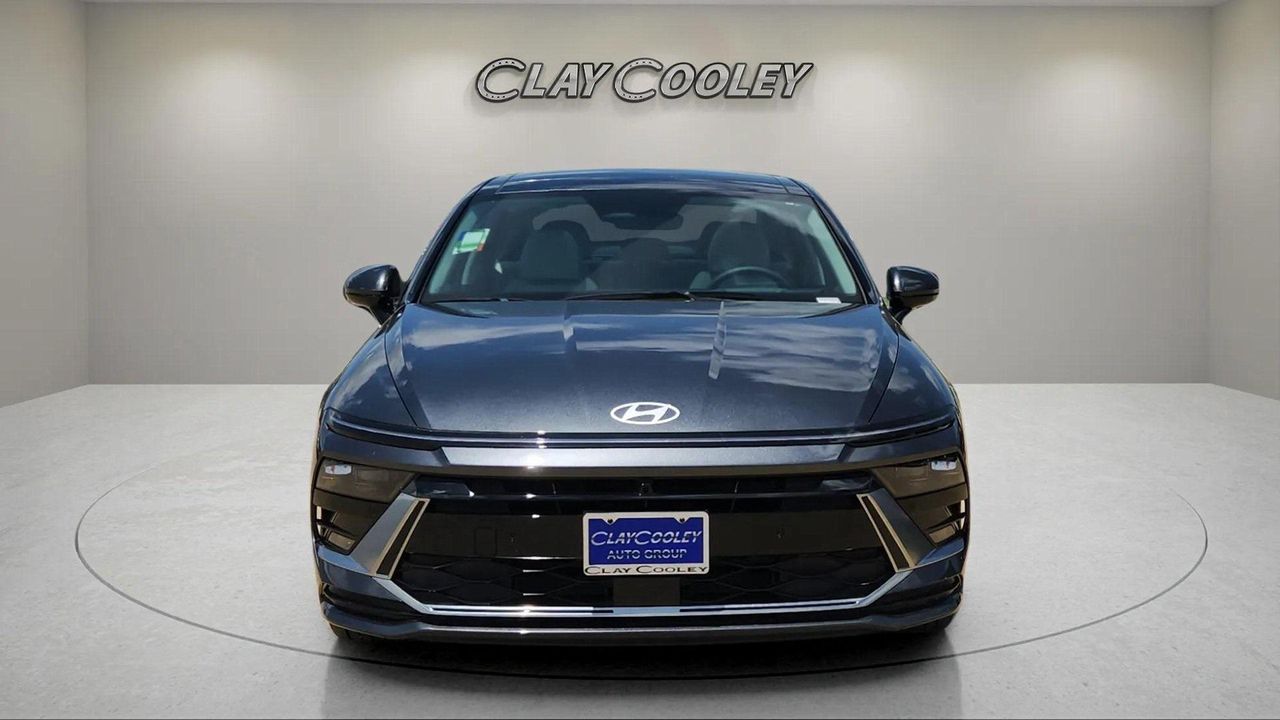 2025 Hyundai Sonata Hybrid Limited photo 8