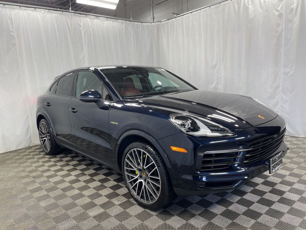 2022 Porsche Cayenne E-Hybrid Coupe Base photo 2