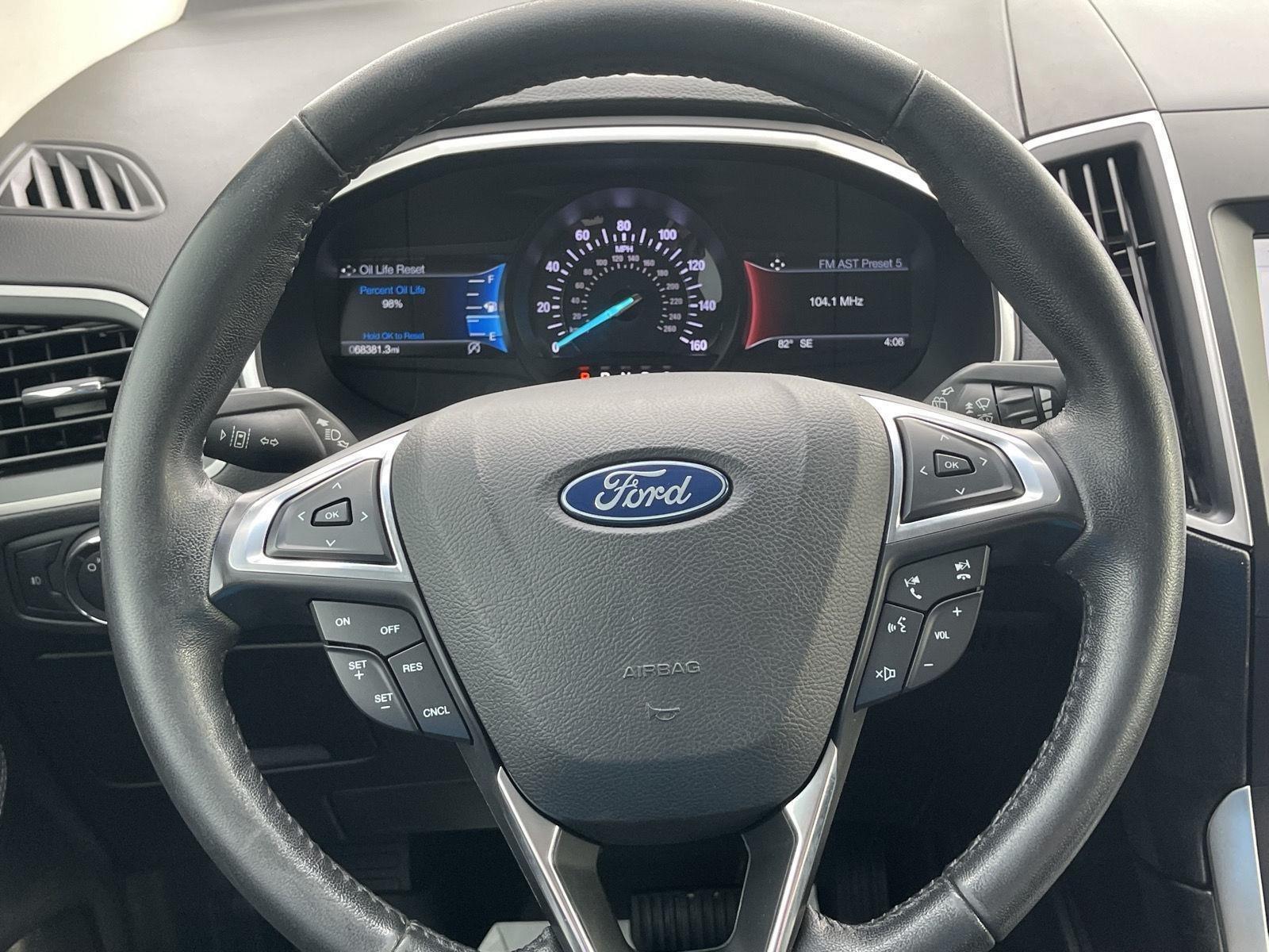 2019 Ford Edge SEL photo 24