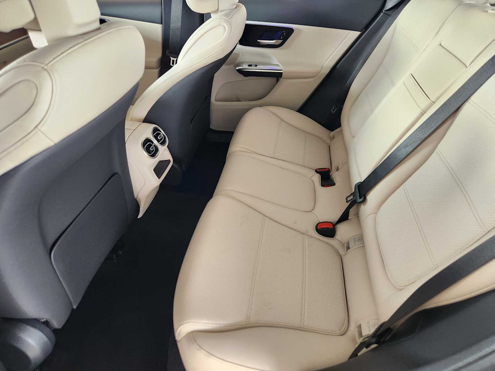 2026 Mercedes Benz GLC 300 photo 21