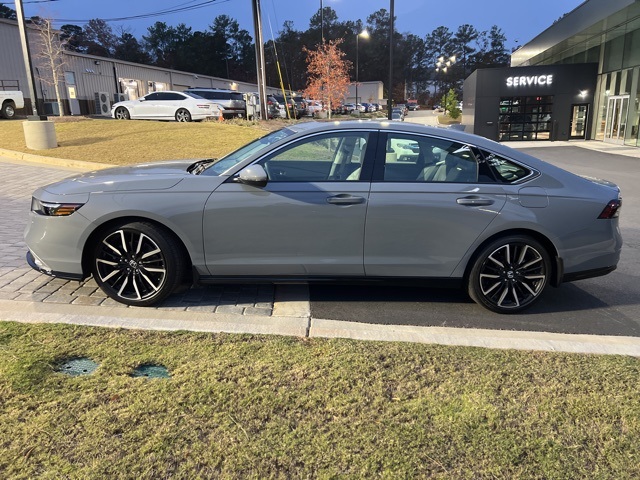2025 Honda Accord Hybrid Touring photo 2