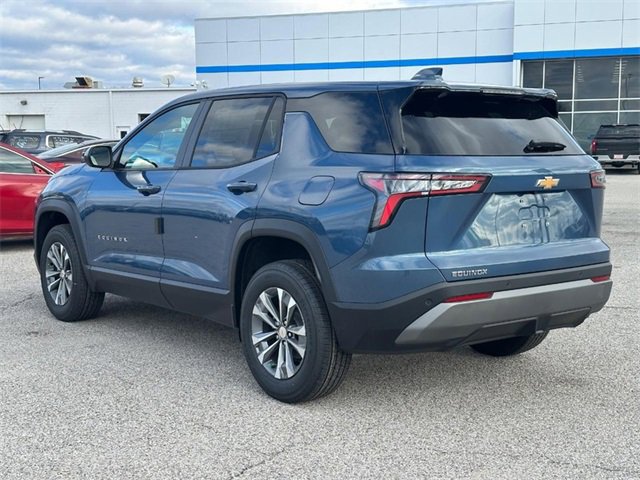 2026 Chevrolet Equinox photo 2