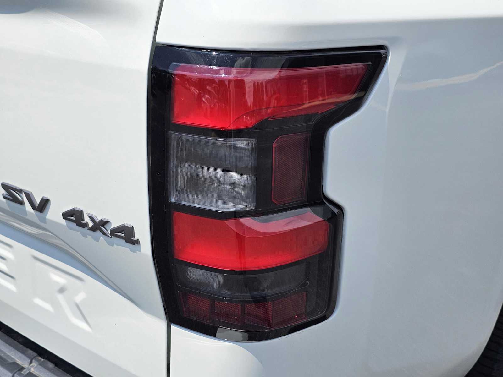 2024 Nissan Frontier SV photo 12