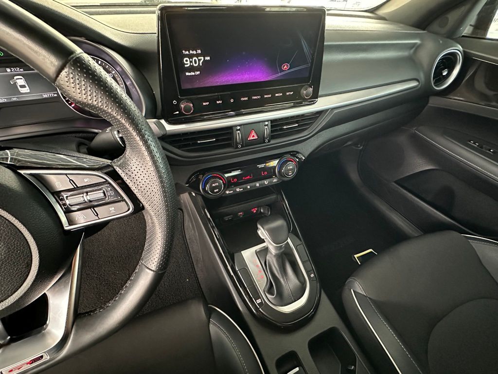 2023 Kia Forte GT-Line photo 16