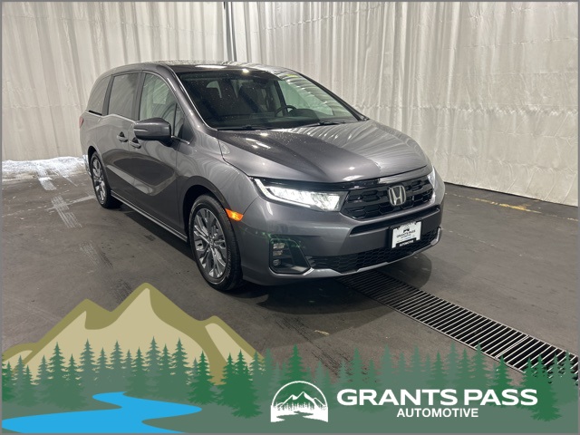 2026 Honda Odyssey Touring's photo