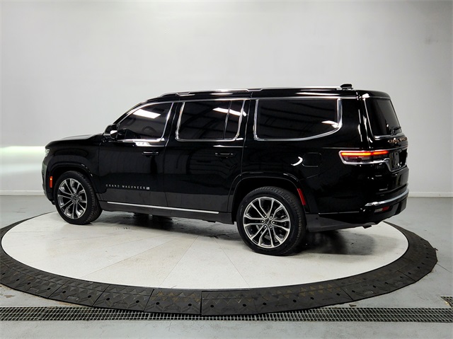 2022 Jeep Grand Wagoneer III photo 3