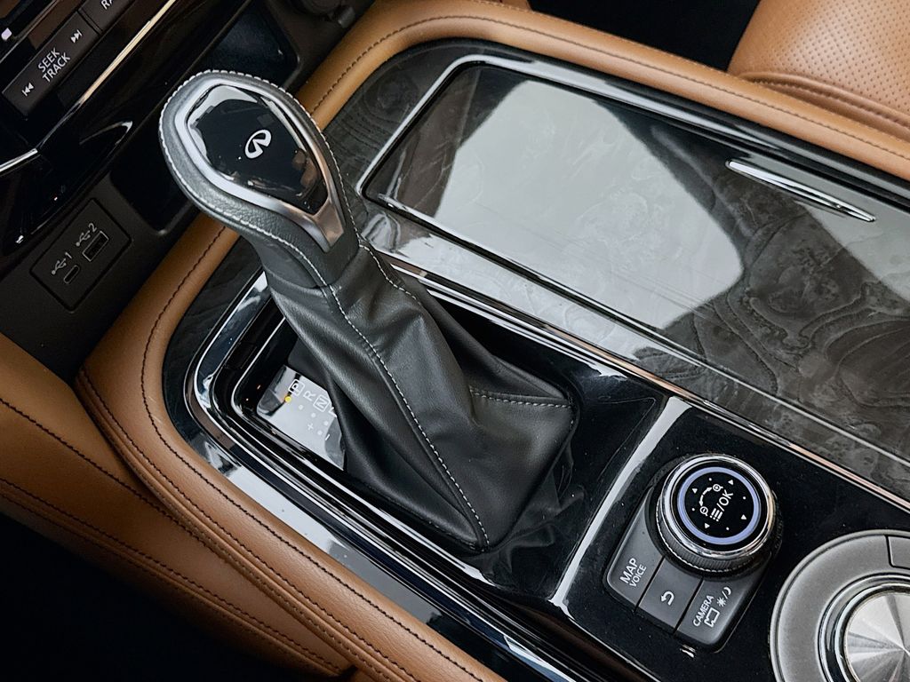 2021 Infiniti QX80 Sensory photo 18