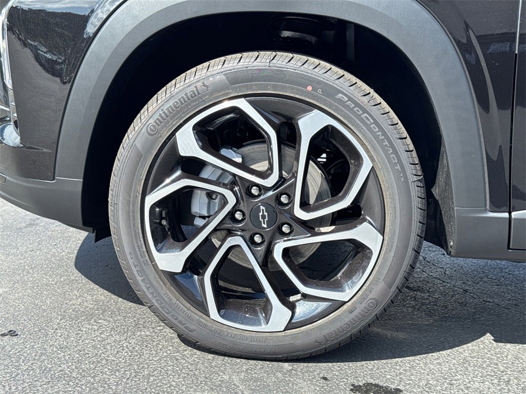 2026 Chevrolet Trax photo 2