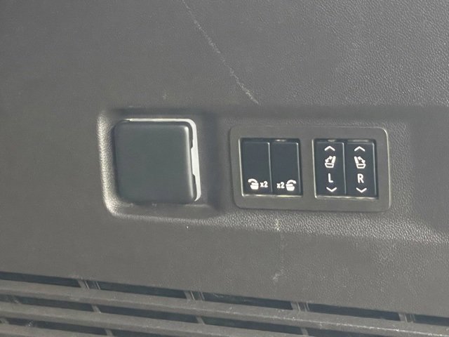 2023 Gmc Yukon SLT photo 8