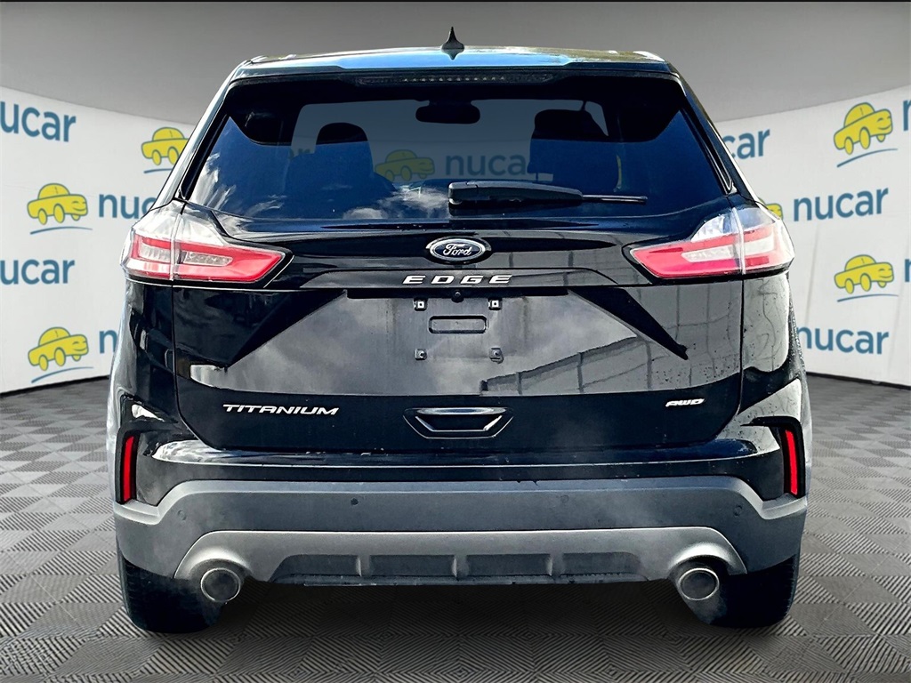 2022 Ford Edge Titanium photo 5