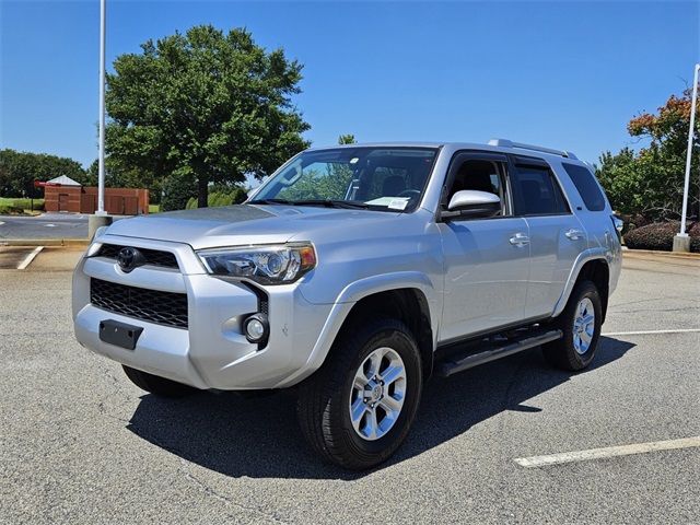 2016 Toyota 4Runner SR5 photo 3