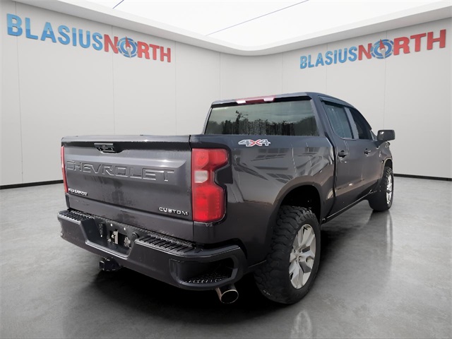 2023 Chevrolet Silverado 1500 Custom photo 2