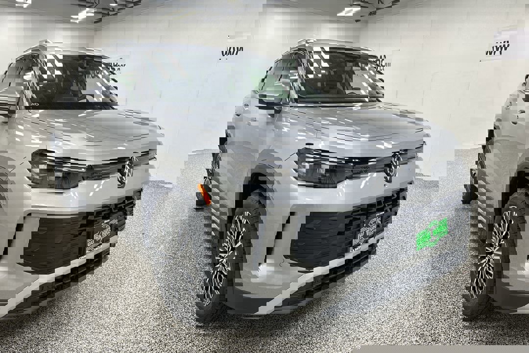 2025 Volkswagen Tiguan S photo 3