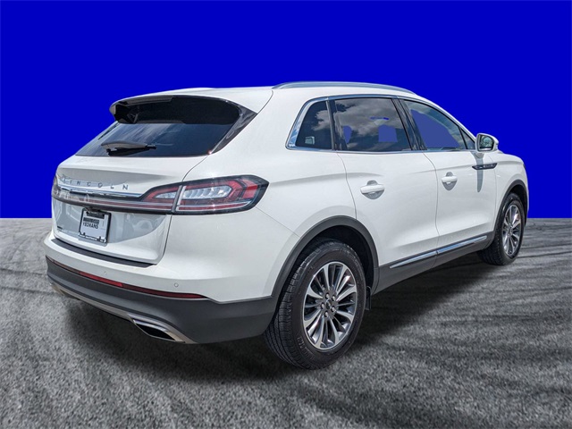 2022 Lincoln Nautilus Standard photo 2