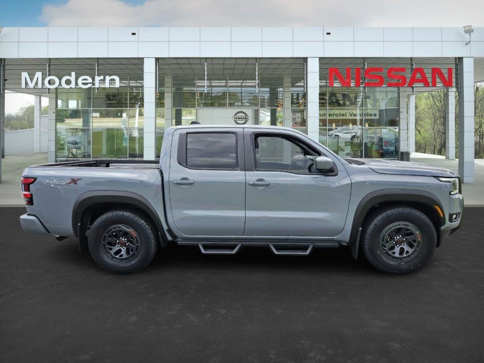 2025 Nissan Frontier Crew Cab PRO-X photo 4