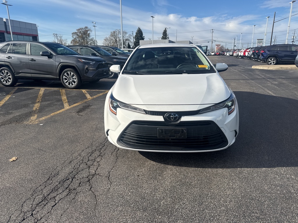 2023 Toyota Corolla LE photo 2