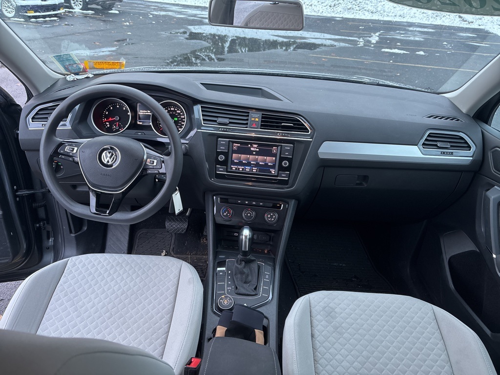 2020 Volkswagen Tiguan S photo 2