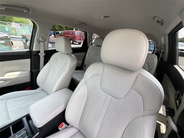 2022 Kia Sorento S photo 9