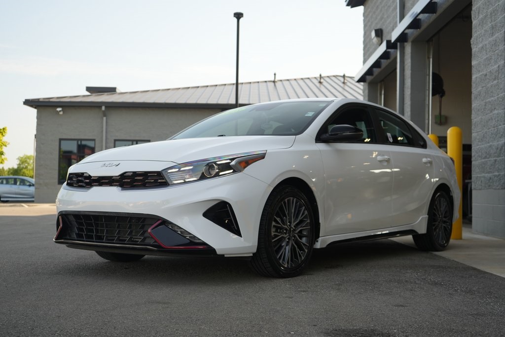 2023 Kia Forte GT-Line photo 3