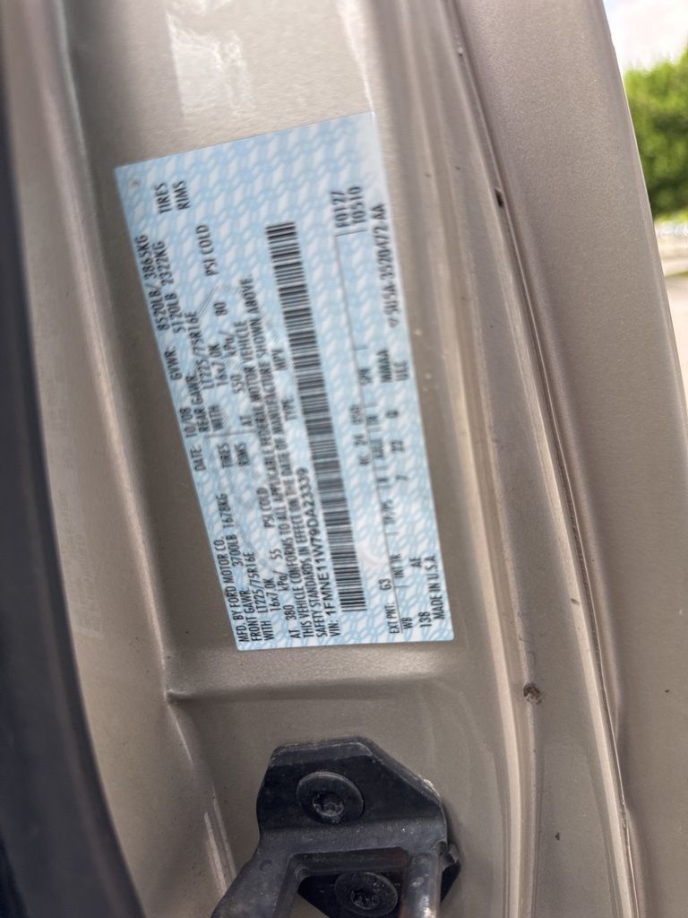 2009 Ford E-150 XL photo 12
