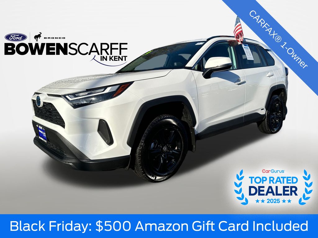 2024 Toyota RAV4 XLE's photo