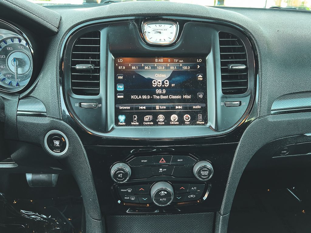 2015 Chrysler 300 S photo 16