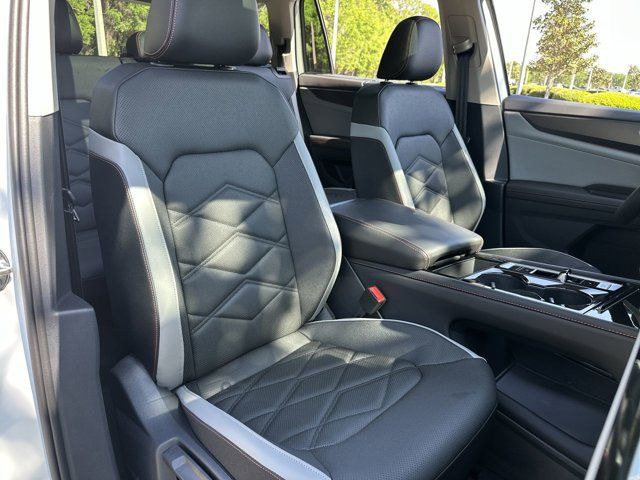2025 Volkswagen Atlas Peak Edition SE photo 17