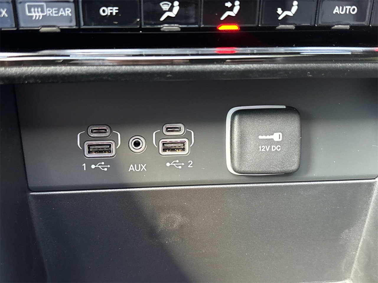 2025 Jeep Grand Cherokee Limited photo 17