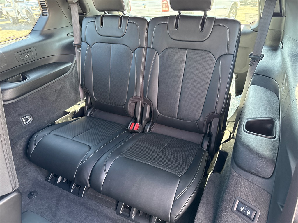 2025 Jeep Grand Cherokee Overland photo 19
