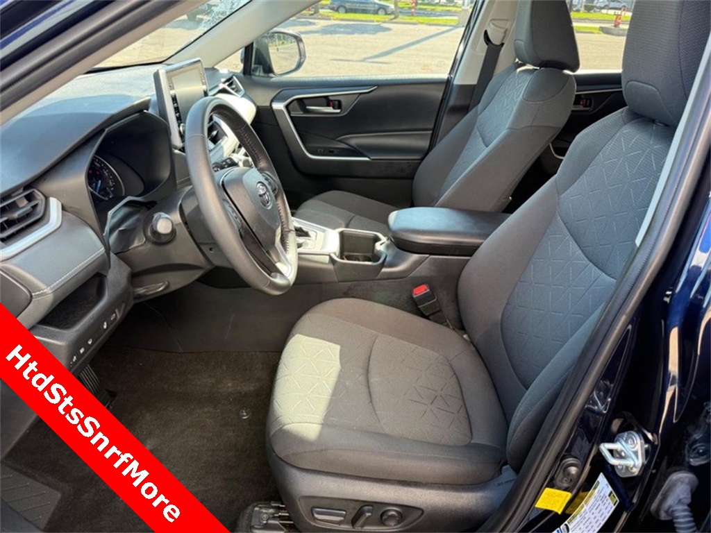 2022 Toyota RAV4 Hybrid XLE photo 16