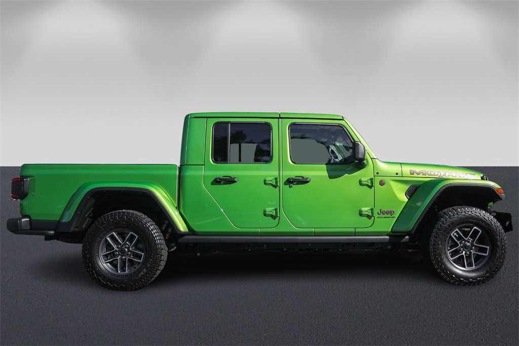 2025 Jeep Gladiator Mojave photo 2
