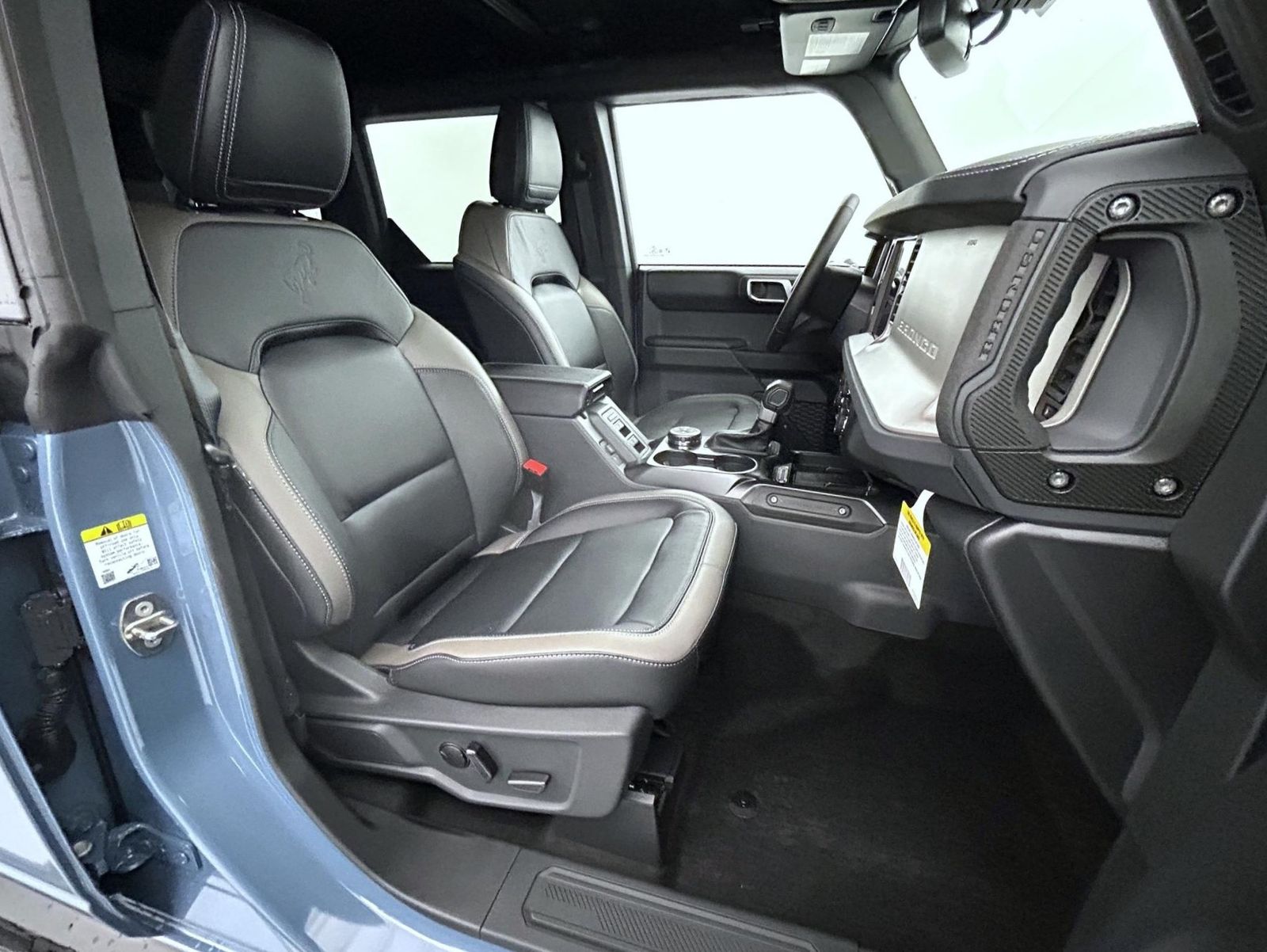 2025 Ford Bronco Outer Banks photo 14