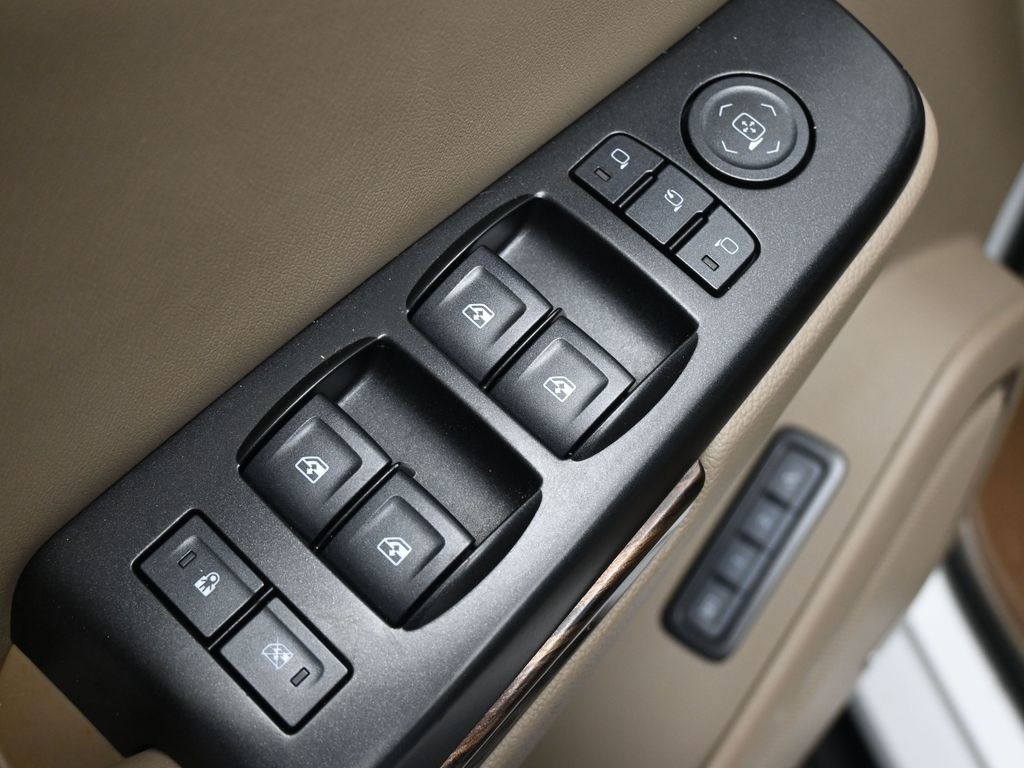 2017 Gmc Yukon SLT photo 11
