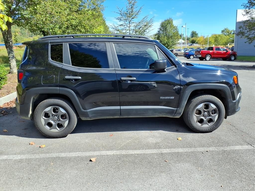 2017 Jeep Renegade Sport photo 2