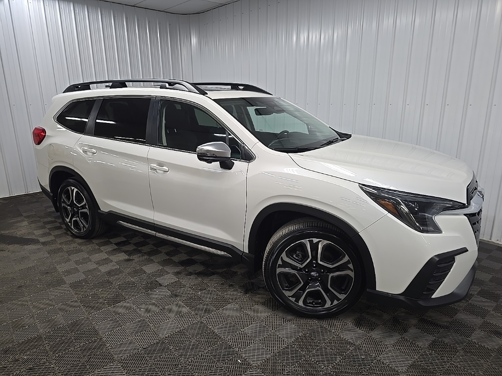 2023 Subaru Ascent Limited's photo