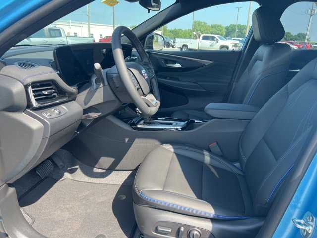 2025 Buick Envista ST photo 13