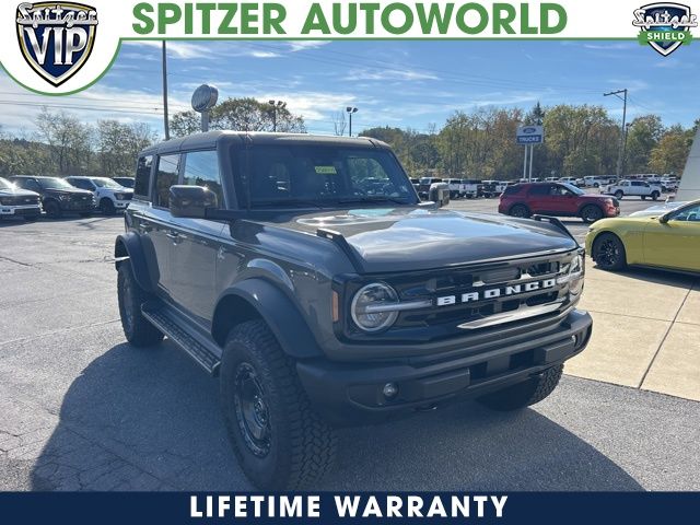 2025 Ford Bronco 4-Door Outer Banks's photo