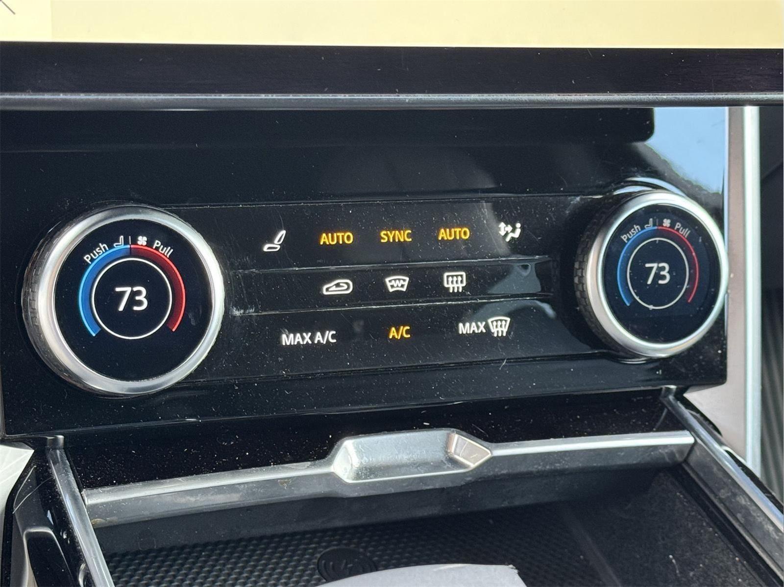 2023 Land Rover Range Rover SE photo 45