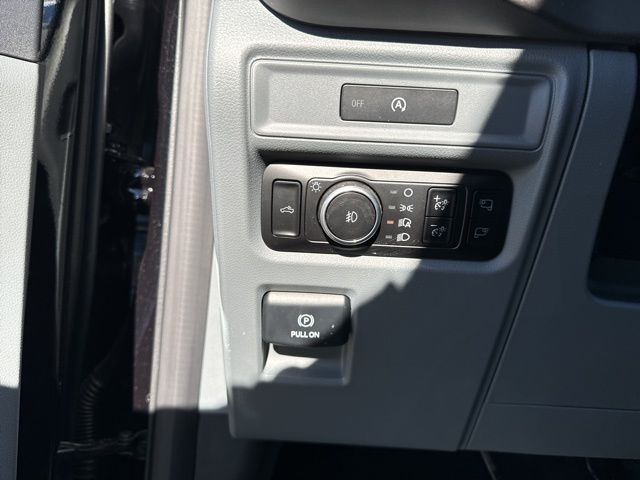 2025 Ford F-150 XLT photo 16