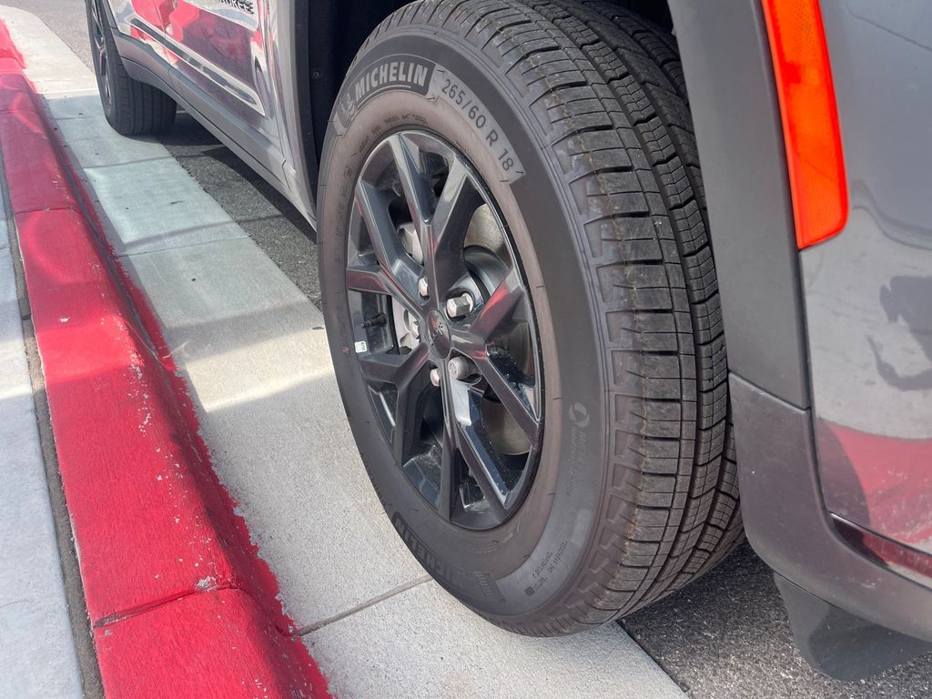 2025 Jeep Grand Cherokee Altitude X photo 18