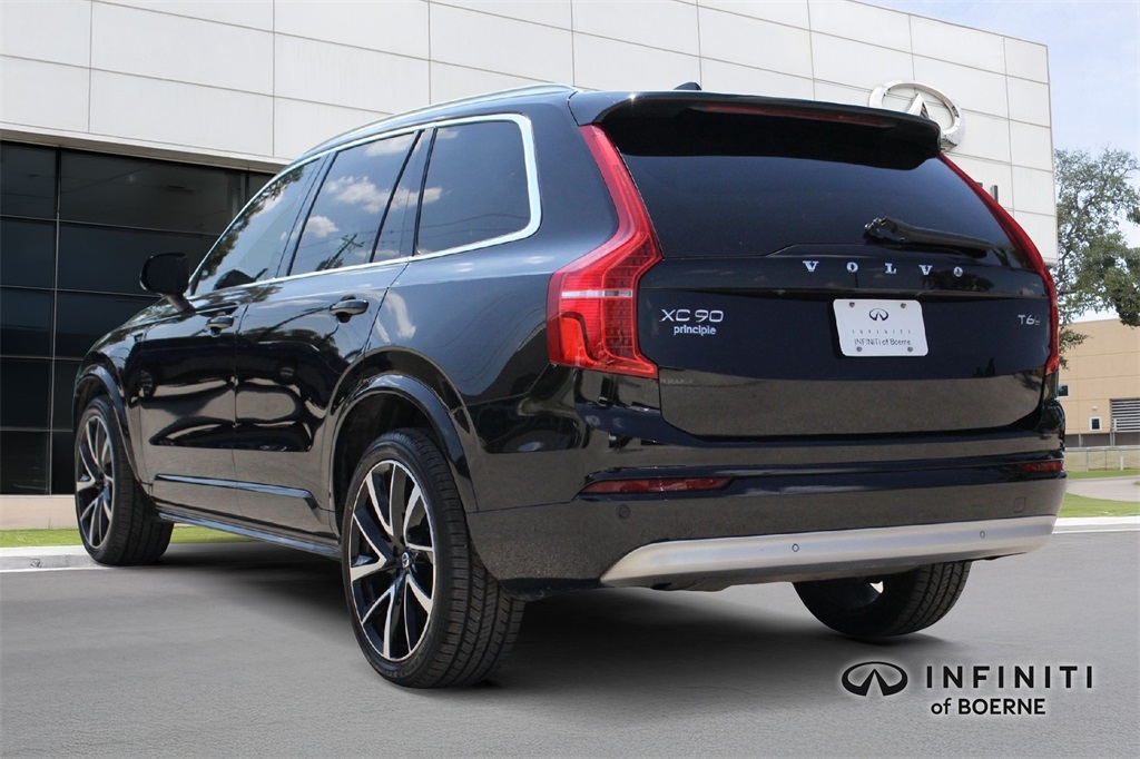 2022 Volvo XC90 Momentum photo 3