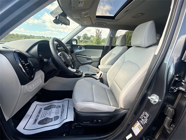 2023 Kia Soul EX photo 16