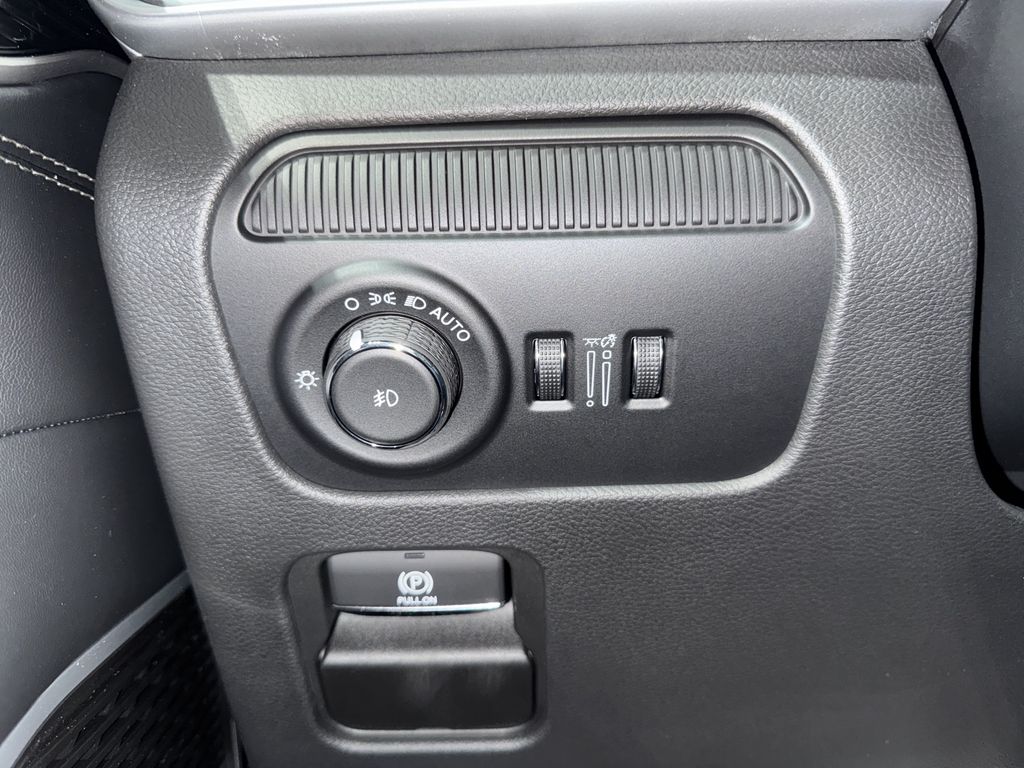 2025 Jeep Wagoneer Series II Carbide photo 22
