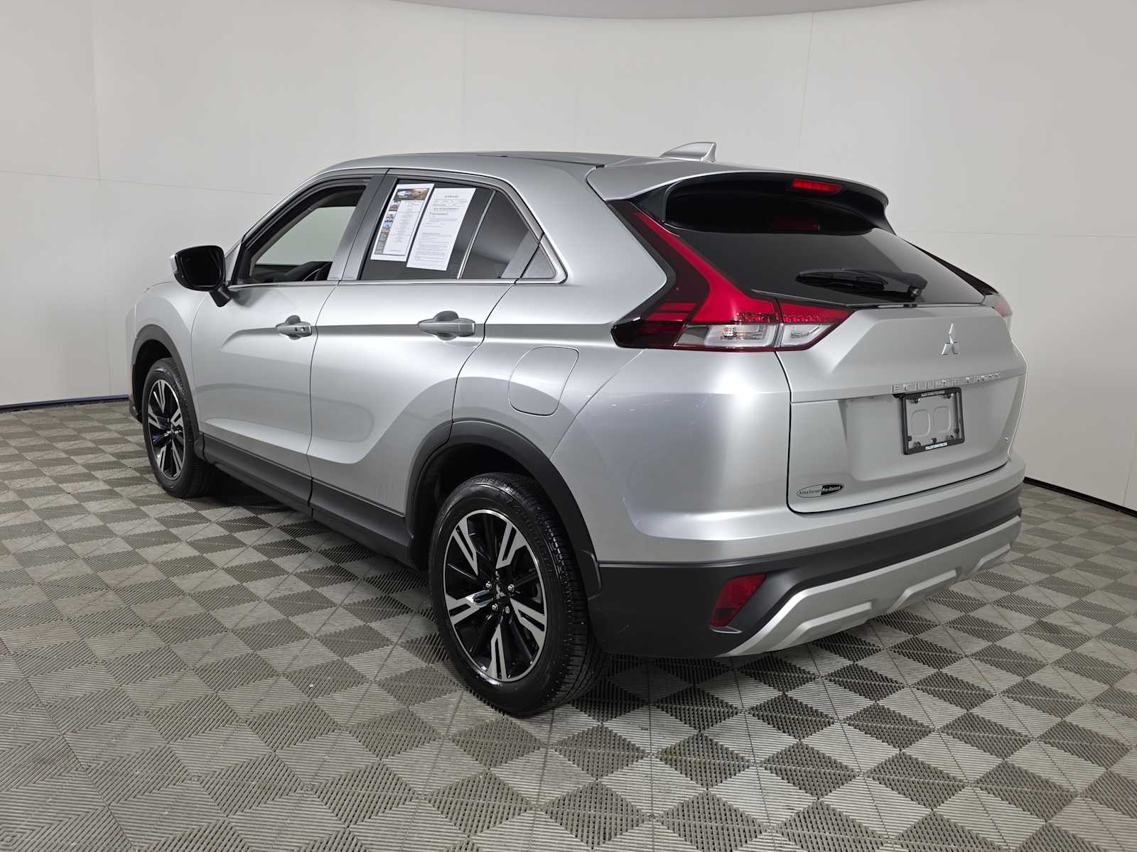 2025 Mitsubishi Eclipse Cross SE photo 5