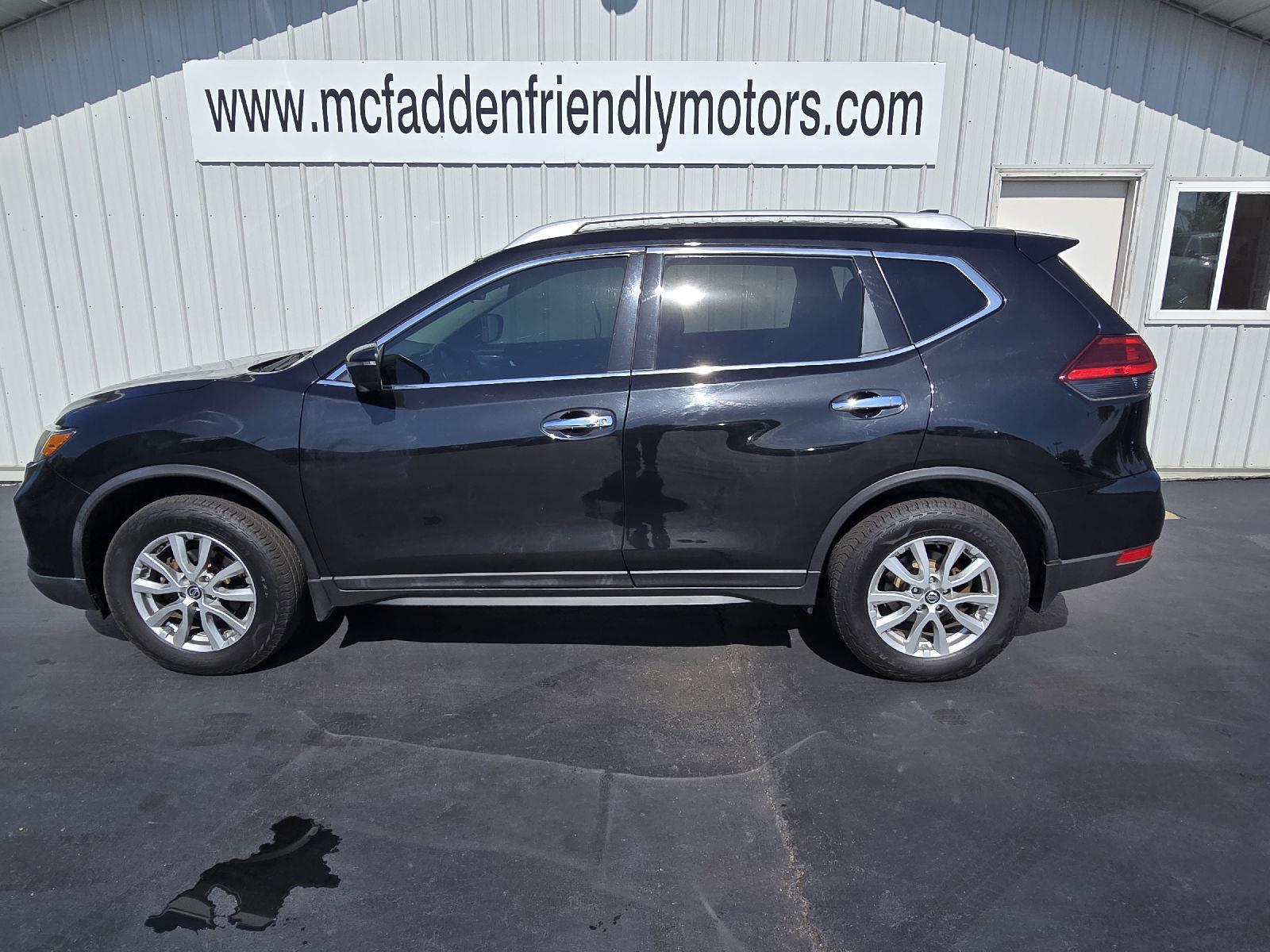 2017 Nissan Rogue SV photo 8